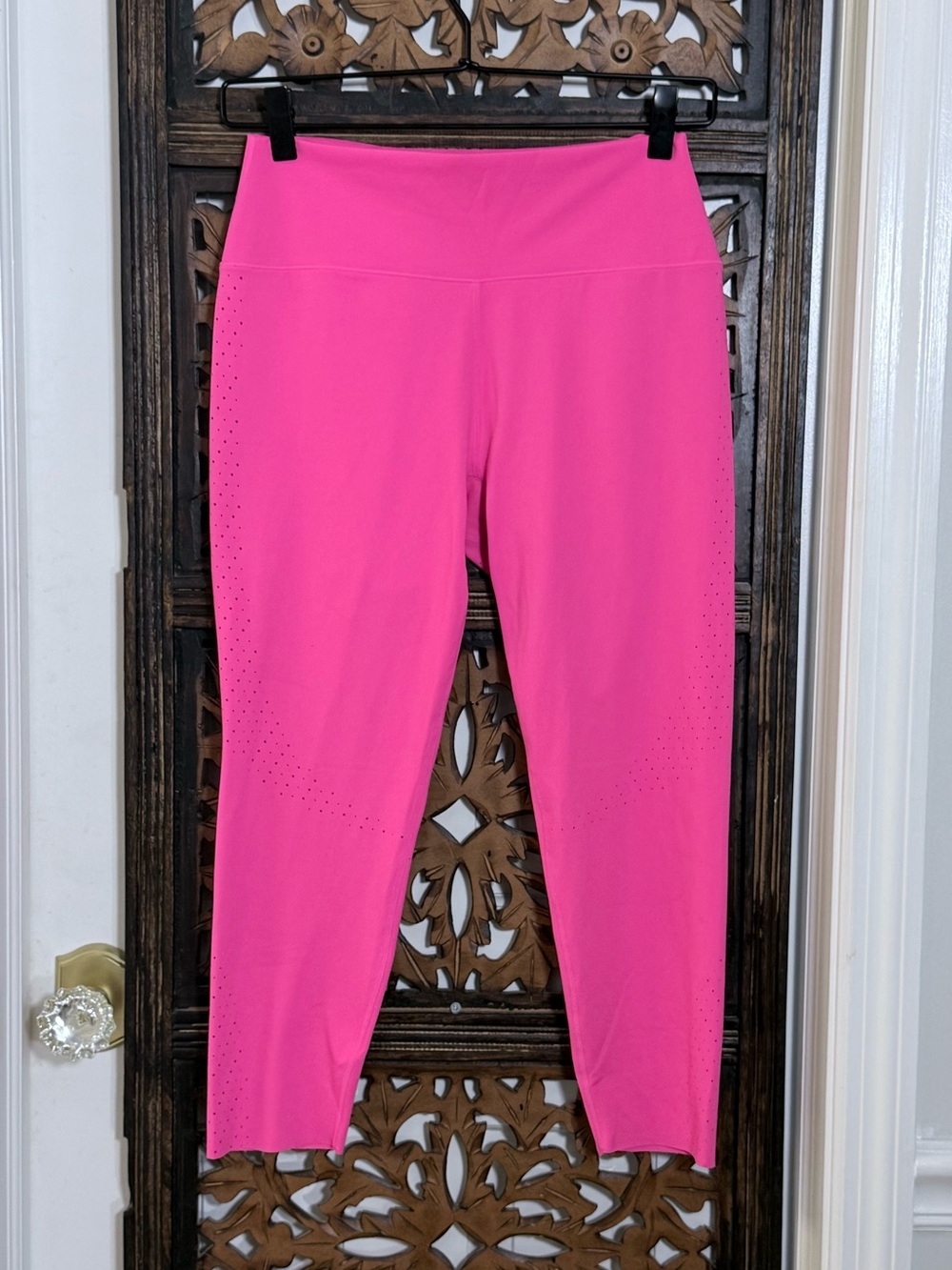 Buffbunny Allure Hot Pink High Rise Laser Cut Crop Leggings Large‎ L Gym Yoga